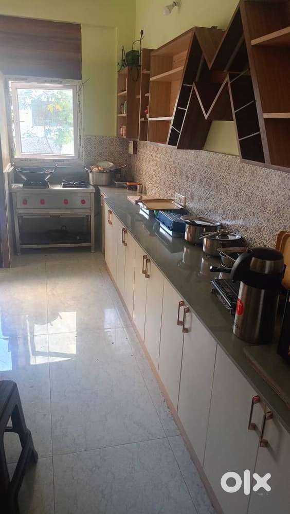 Main chef and helper