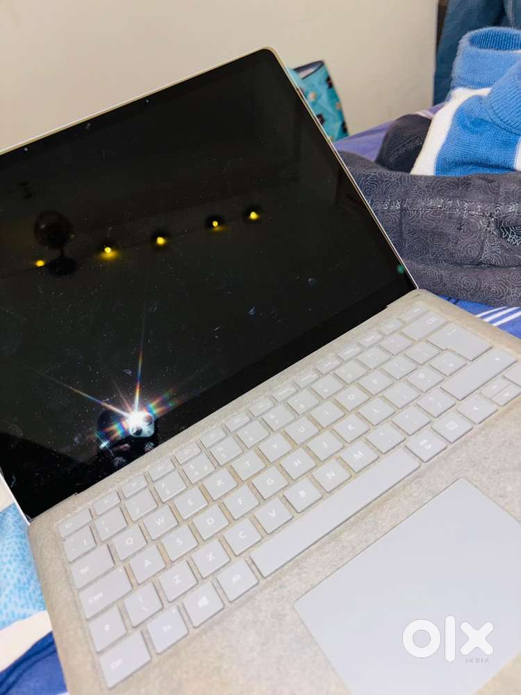 ️ Microsoft Surface Laptop (1st Gen) – Silver  8GB RAM  256GB SSD