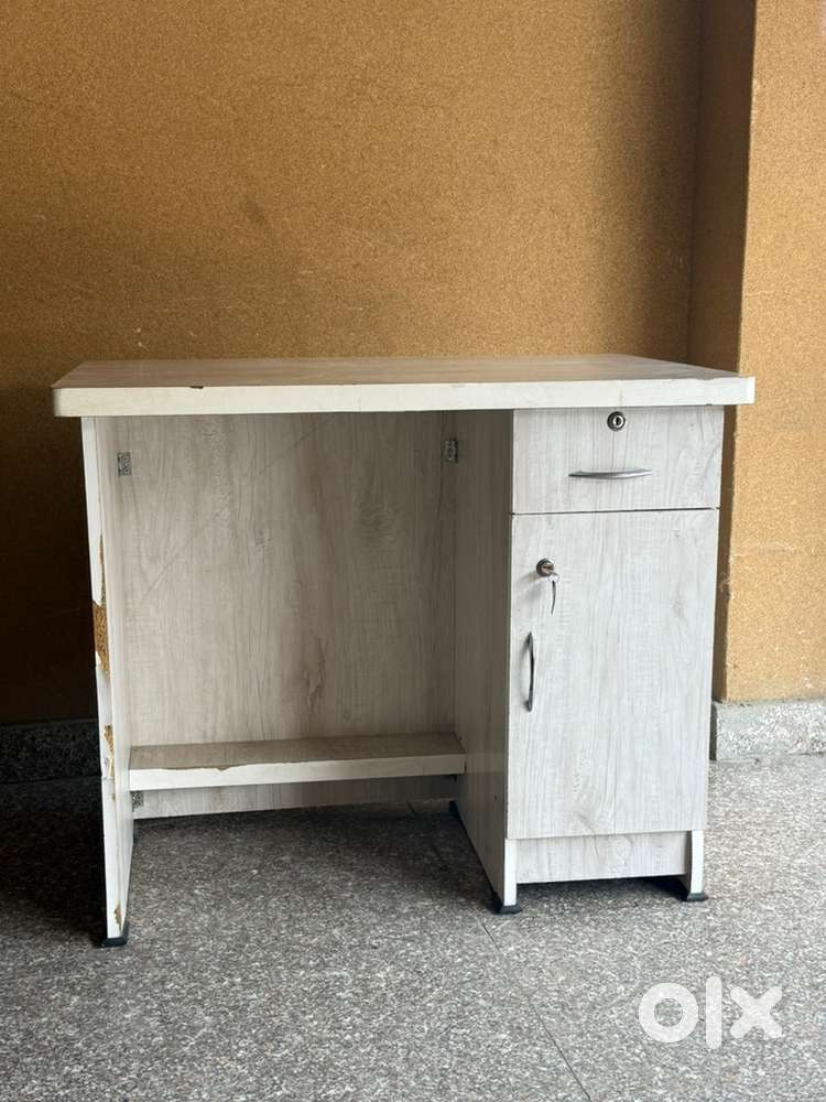 Study table almost new