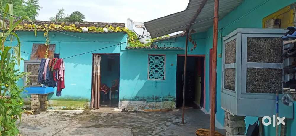 Chhoti koni me 3 room 2 bathroom aangan argent sell karna hai