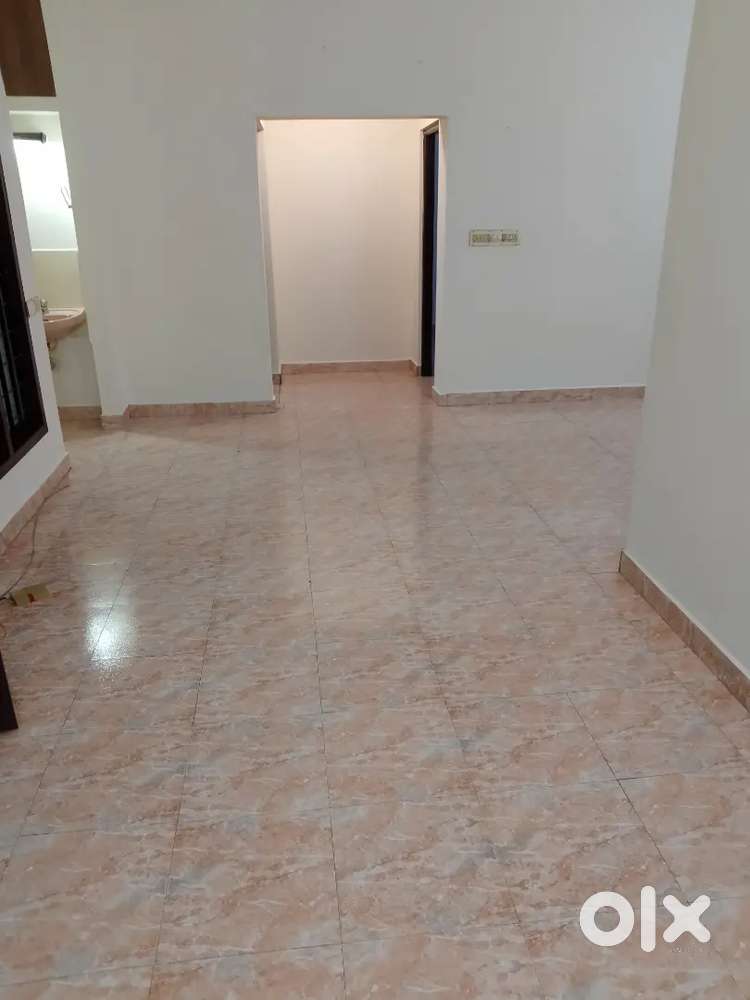 3 BHK UPSTAIR HOUSE FAMILY THAMMANAM JUNCTION