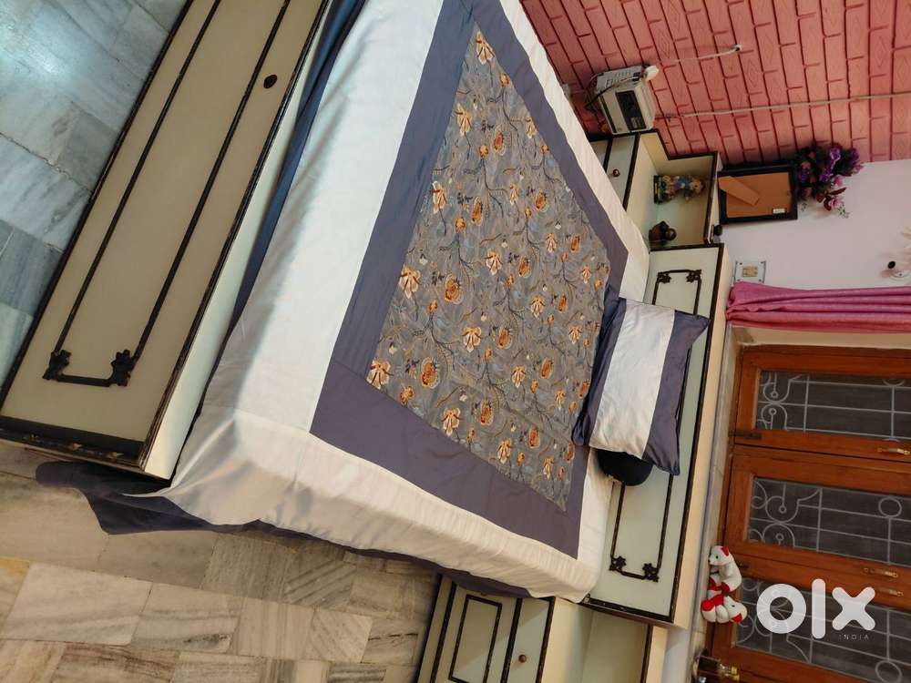 Wooden bed and 2 side table