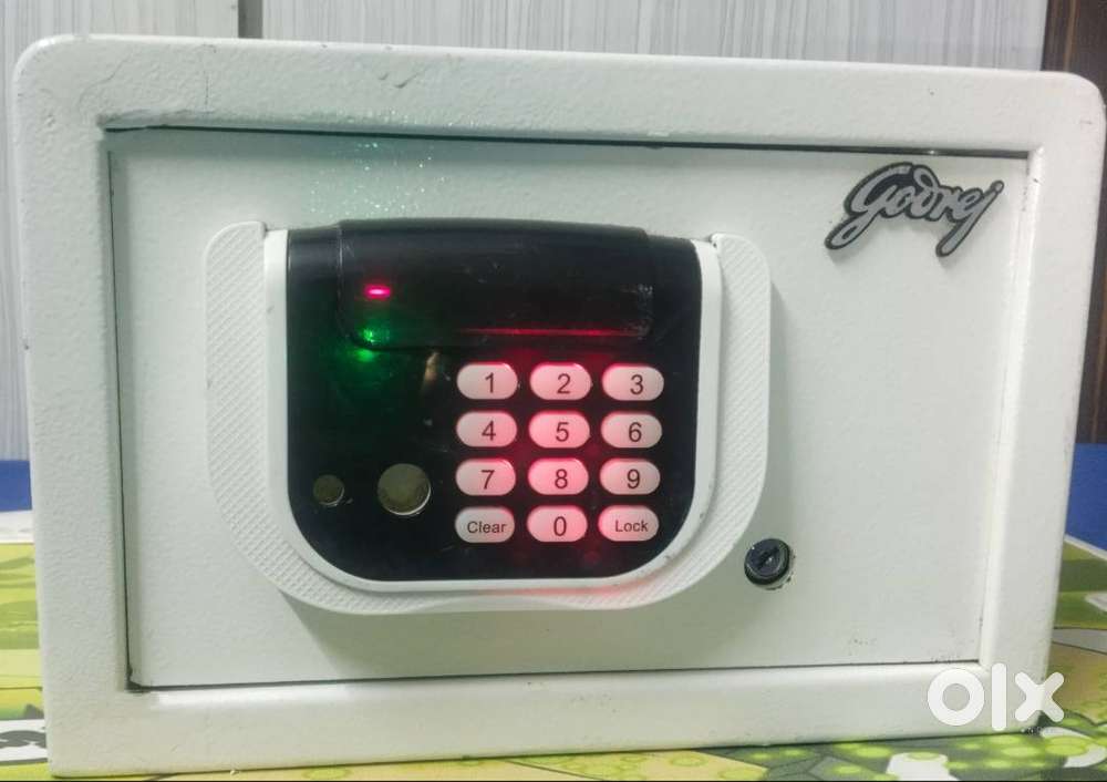 Godrej digital locker SEEC9060 electronic safe 8 litre ivory