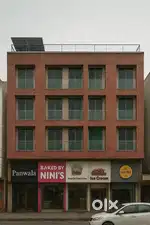 1700 sq ft commercial space for rent on racecourse ring road