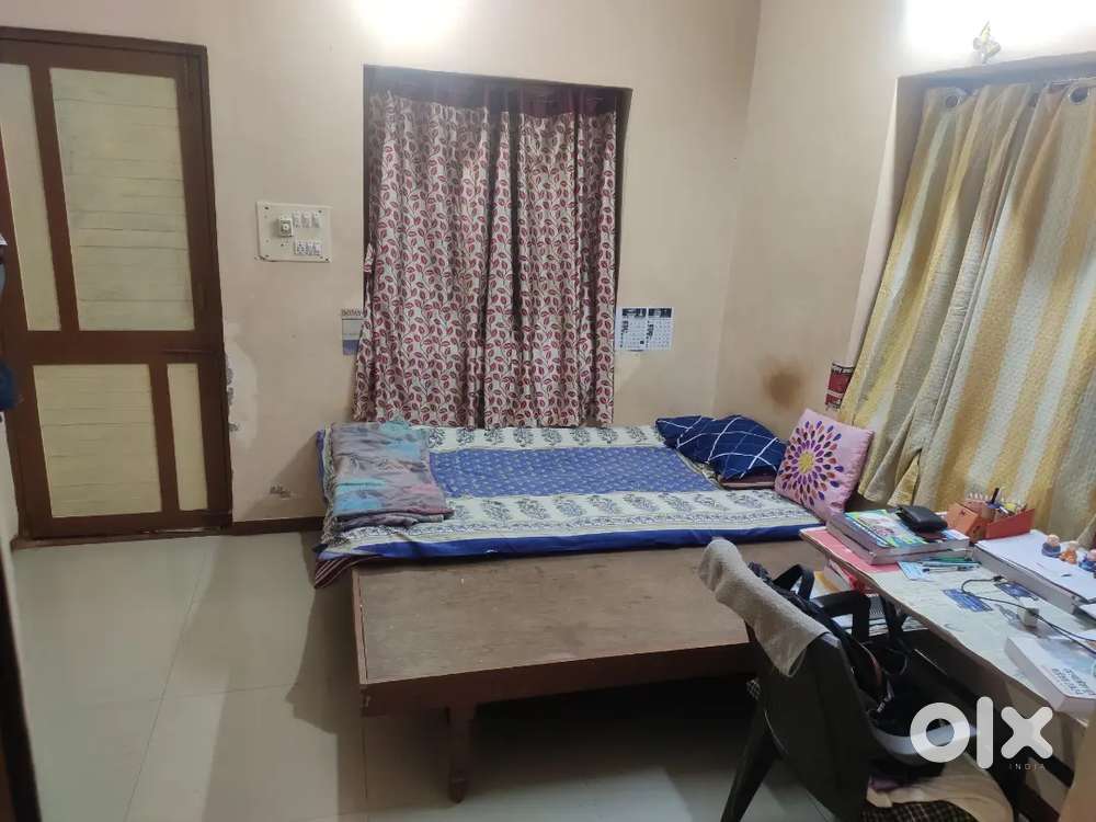 Male Roomate needed for 1BHK Rs.4000 per person