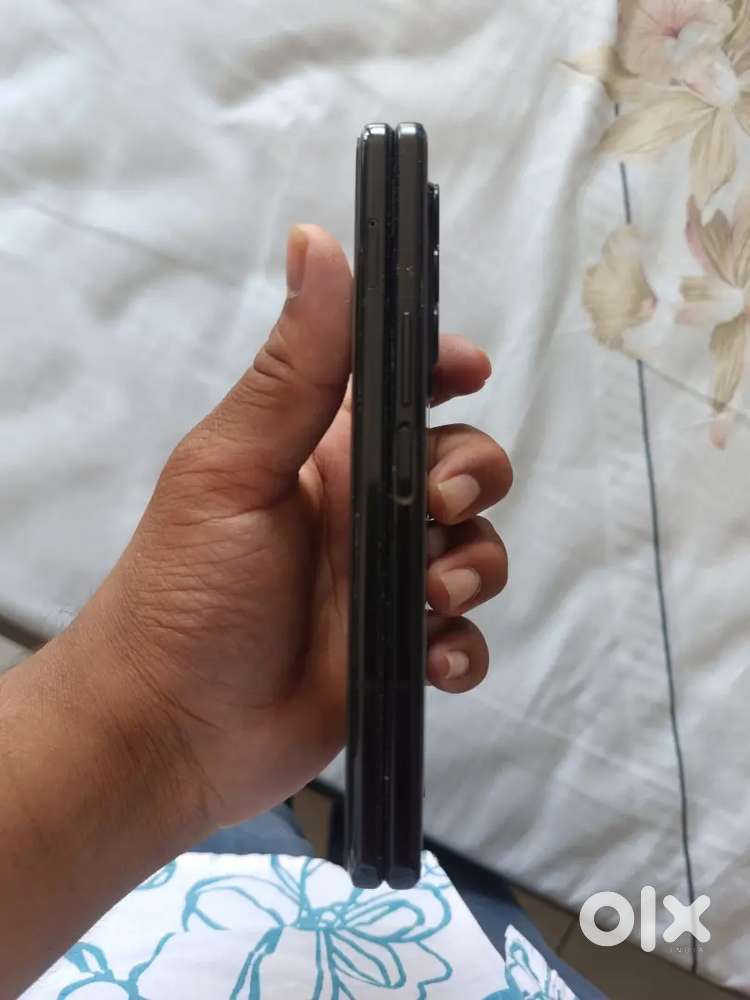 Samsung z fold 3 – Excellent Working, Low Price