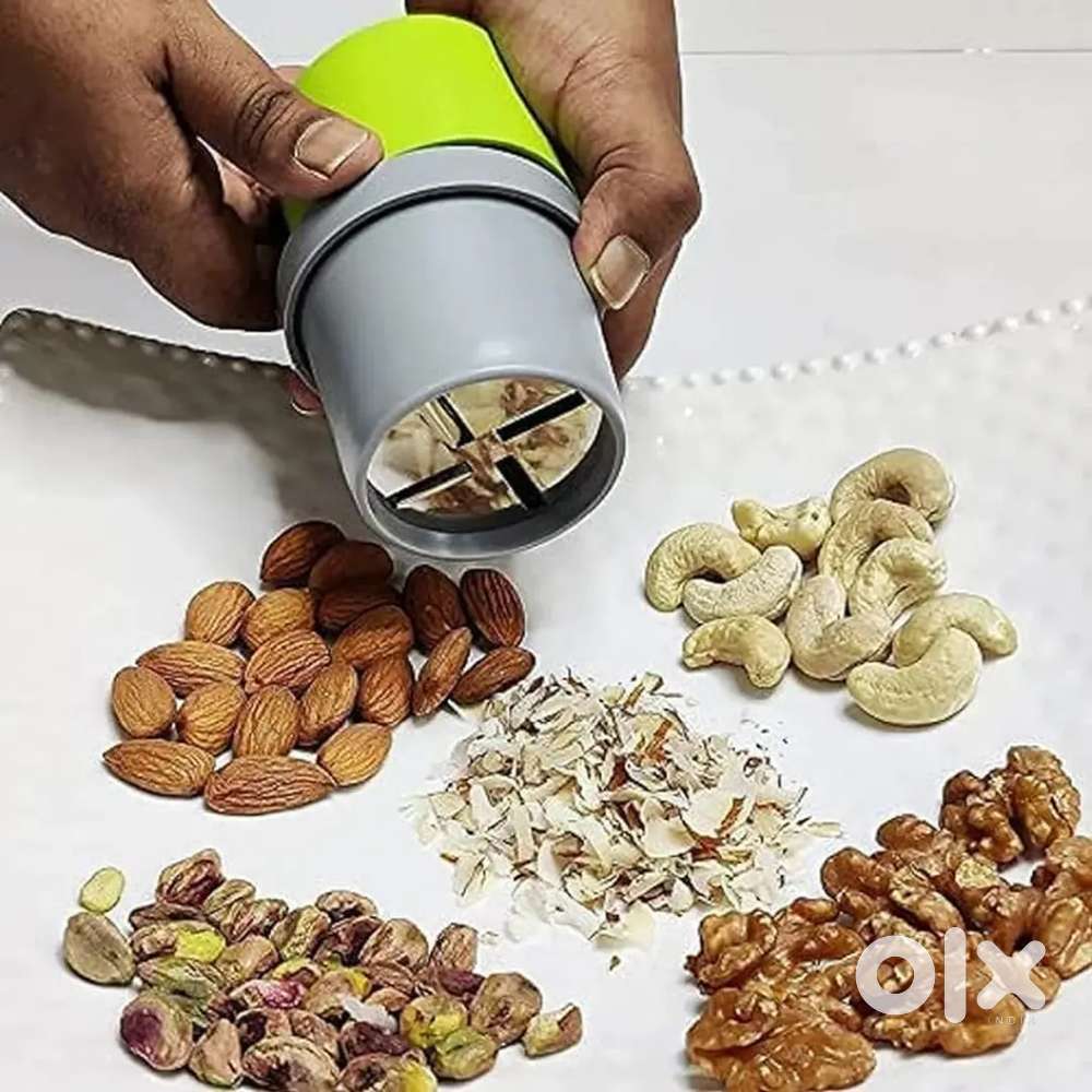 Dry fruit crusher