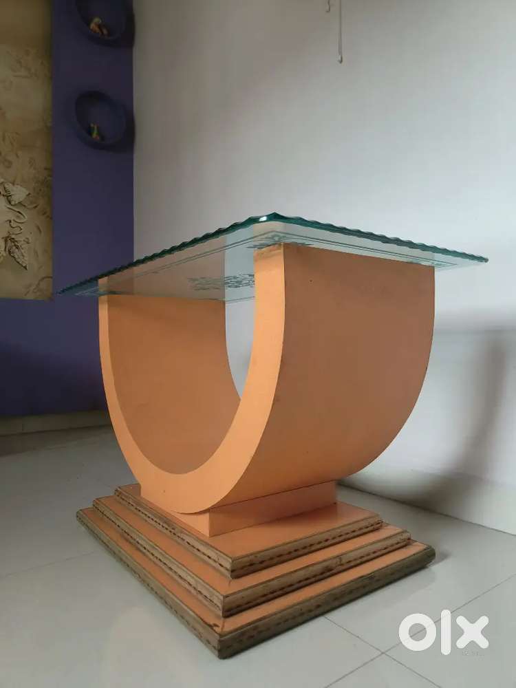 Stylish Glass-Top Wooden Table in Excellent Condition – ₹3000 Only
