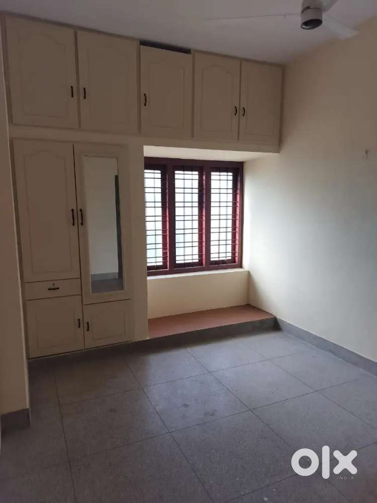 Lady's Bachelor accommodation