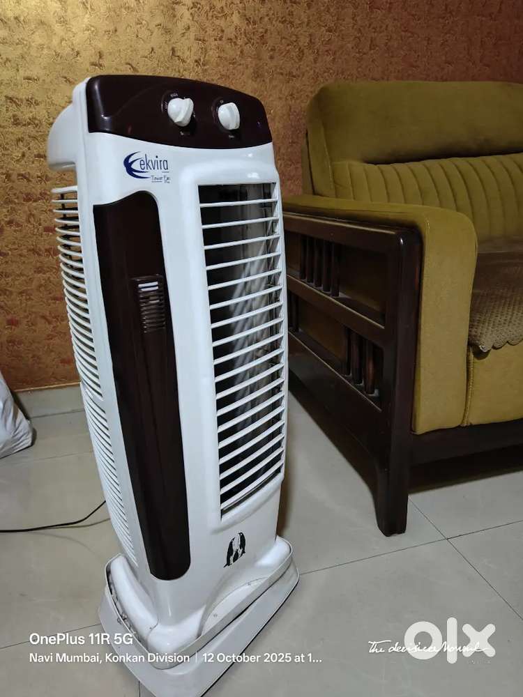 Tower moving fan