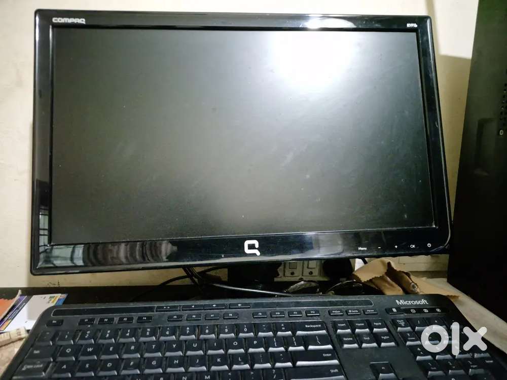 Compaq Desktop PC Full Set with Monitor + UPS – Ready to Use!