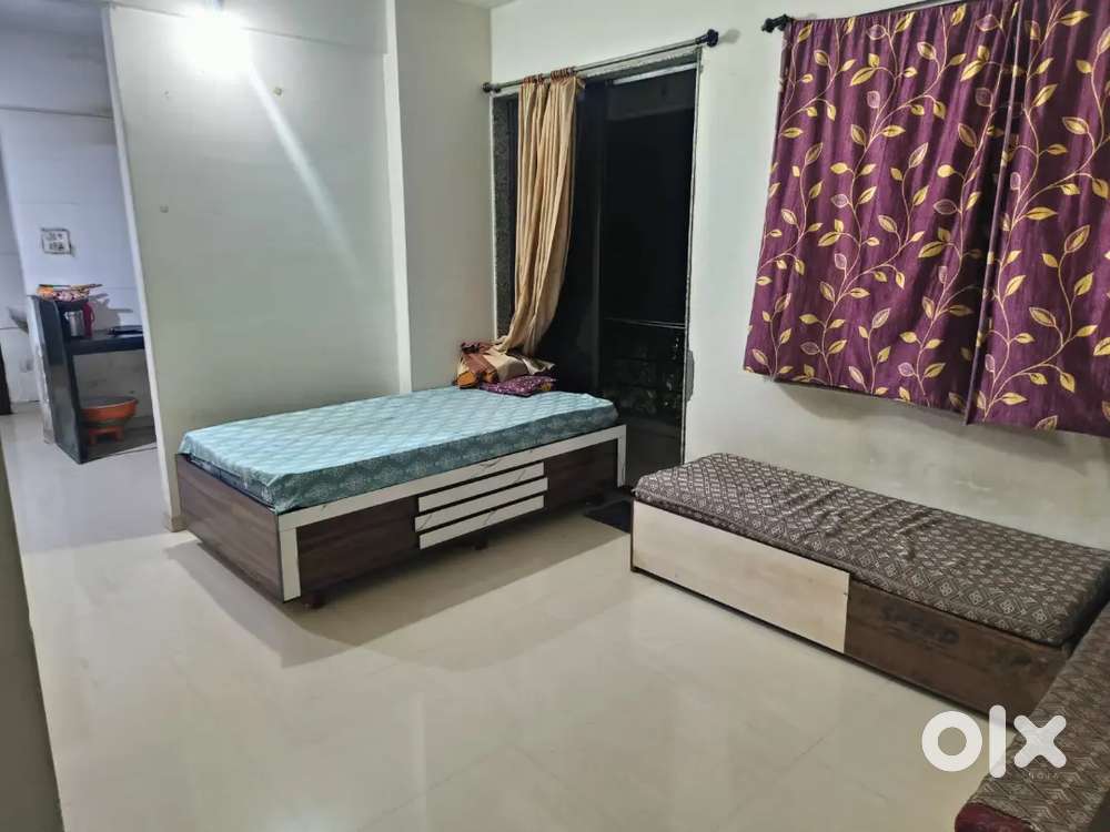 2 female urgent required