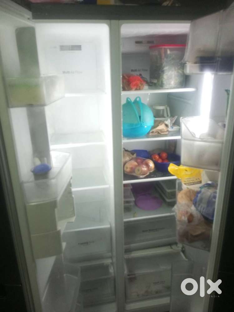 LG 650 litre side-by-side refrigerator model from the year 2019