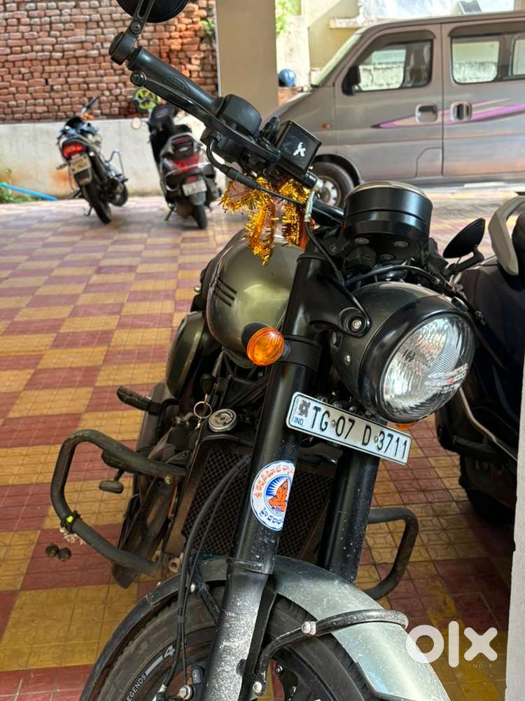 Jawa 42 cosmic carbon Bs6 PH2