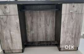 Computer table