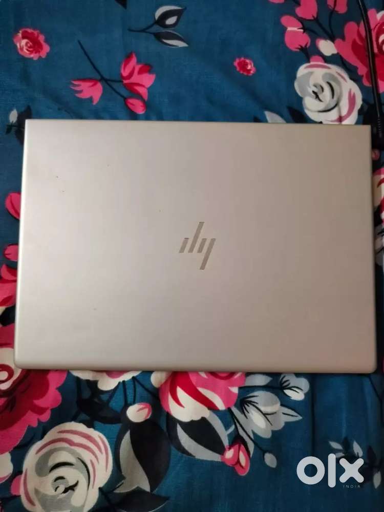 SELL HP LAPTOP EXCELLENT CONDITION WITH CHARGER AND BAG