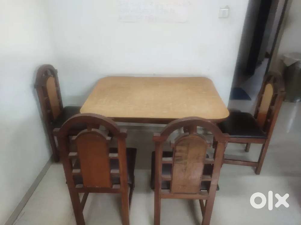 Dining Table & chairs set