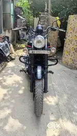 BAJAJ AVERAGE 220 STREET