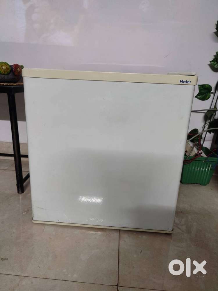 Haier 45 Ltr 2 Star Mini Refrigerator with freezer