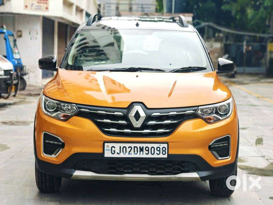 Renault Triber 1.0 RXZ Dual Tone, 2022, Petrol