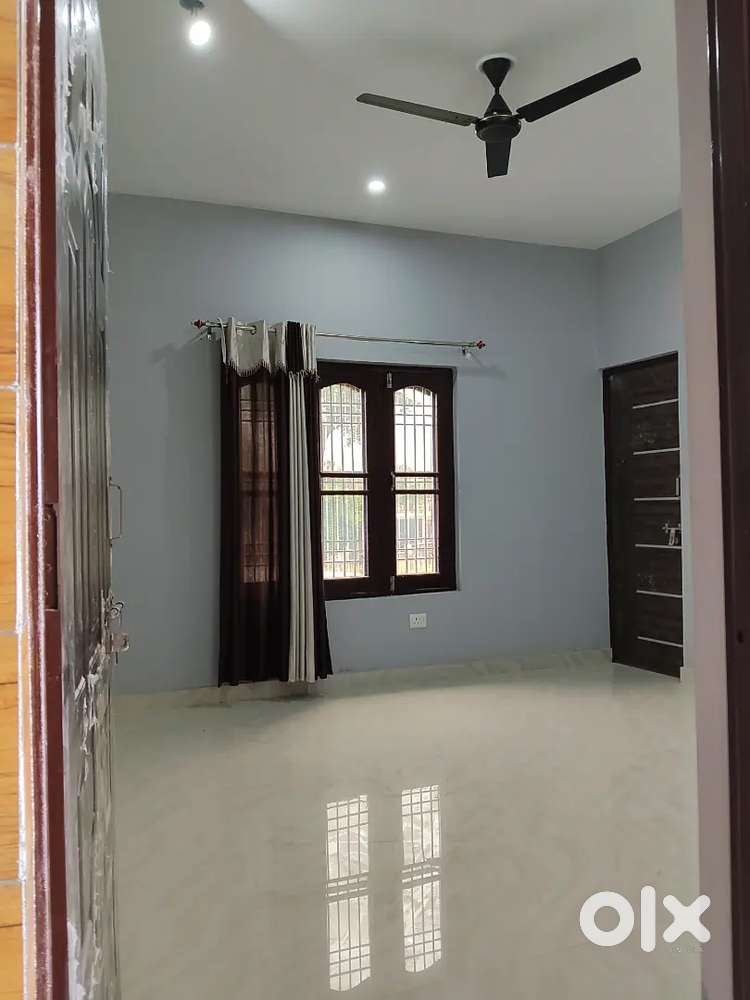 Rooms for rent with attached washroom and kitchen