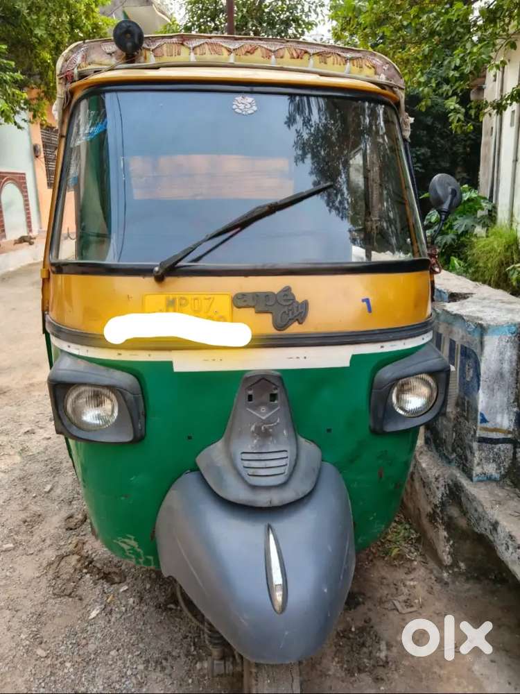 Gadi me koi kaam nhi hai Cng auto hai Arjent bechana hai