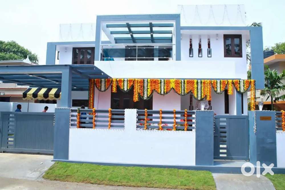 1.25 cr 6BhK villa Thrissur Kolazhy