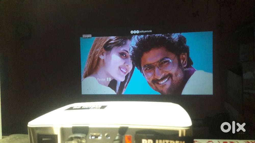 Rd5 smart projector 3D 4K wifi mcast youtube live tv usb hdmi 175 size