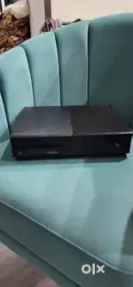 XBOX ONE 500GB + controller + GTA V  GREAT CONDITION