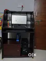 DESKTOP: CPU, MONITOR, KEYBOARD, MOUSE ALONG WITH TABLE