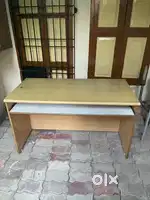 Computer table