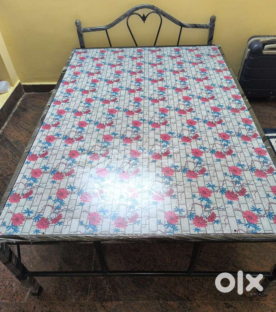 6x4 Strong Metal Cot with Clean Plywood Deck