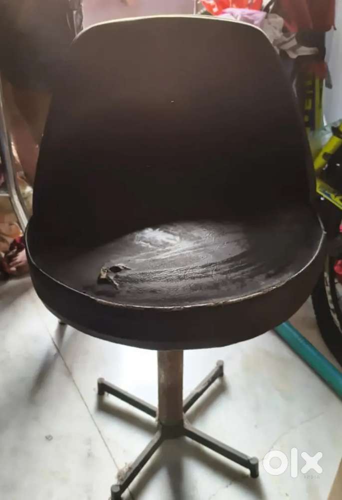 Cushion Rotatable chairs.