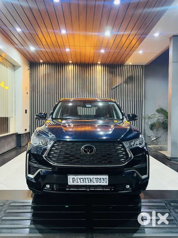 Toyota Innova Hycross 2.0 ZX (O) Hybrid 7 STR, 2023, CNG & Hybrids