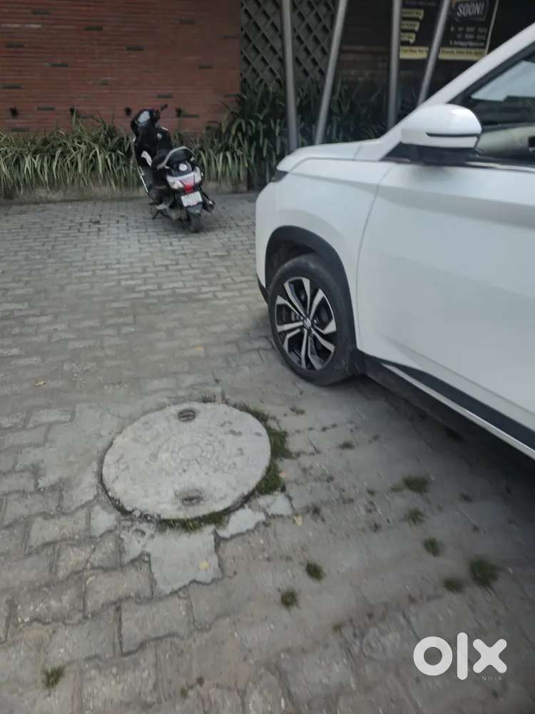 MG Hector Plus 2023 Diesel 52500 Km Driven