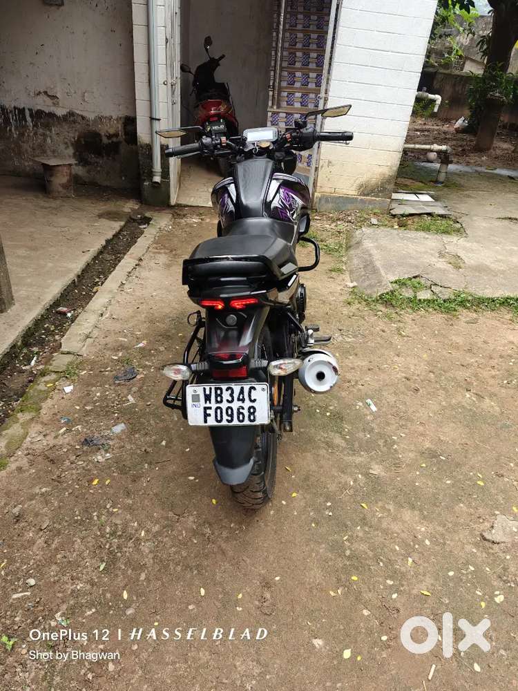 Tvs raider 125 black panther edition