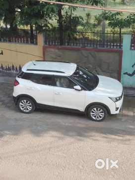 XUV 300 W8 2019 white 1st owner