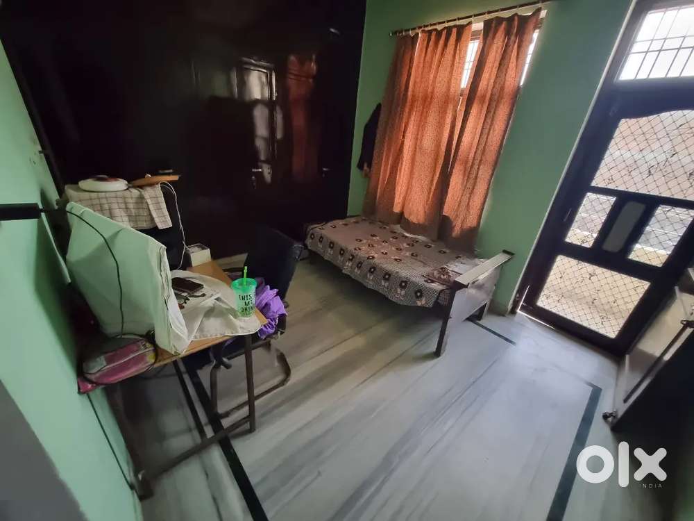 Near come and play academy