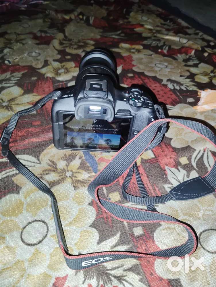 Canon EOS r50 mirrorles camera