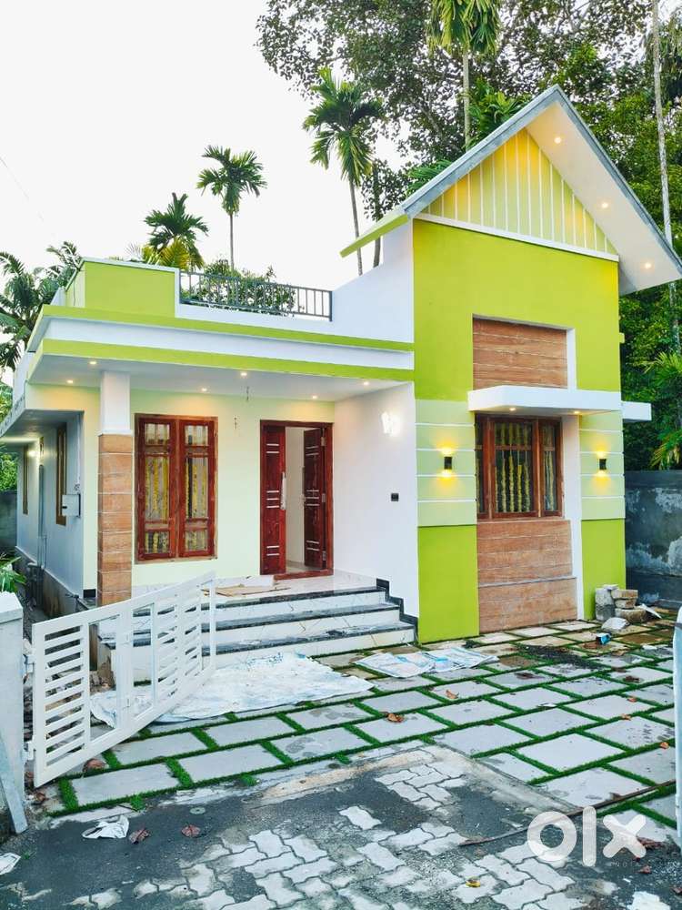 Paravur Aluva road mannam 2 bhk near Koonammavu,Edapally