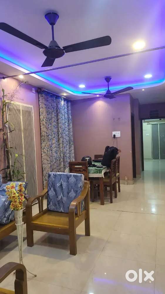 SELLING 3BHK FLAT AT VERY BEAUTIFUL AND PRIME LOCATION