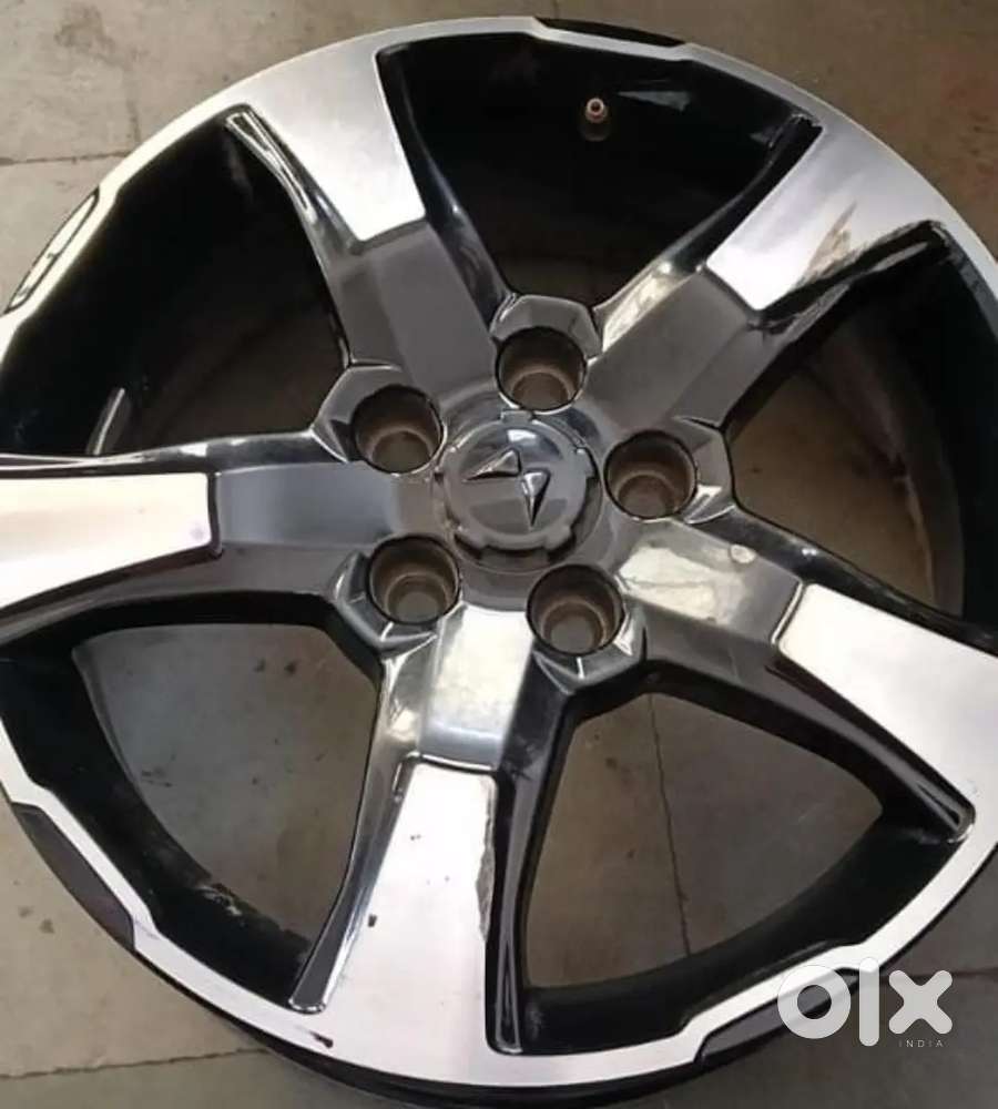 Scorpio S11 Top model Alloy wheels 17 Inch x4