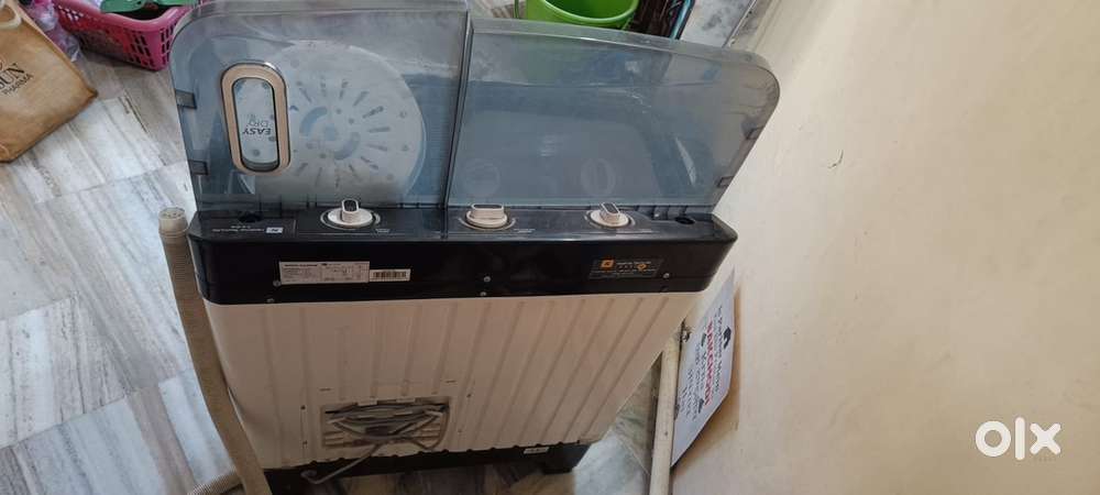 RealMe Semi Automatic Washing Machine