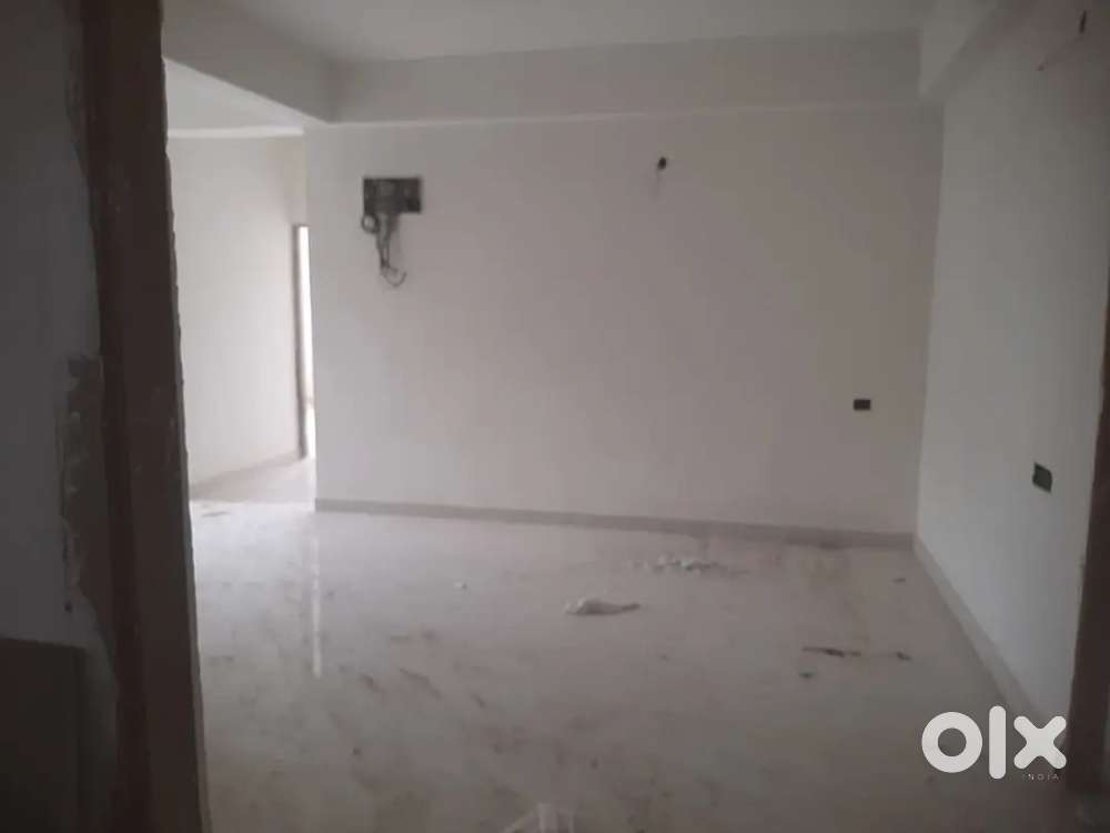 2 BHK Big flat in Gola Road with very prime location.