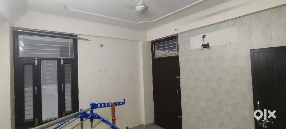 2BHK Flat for rent ready available with all amenities gates society