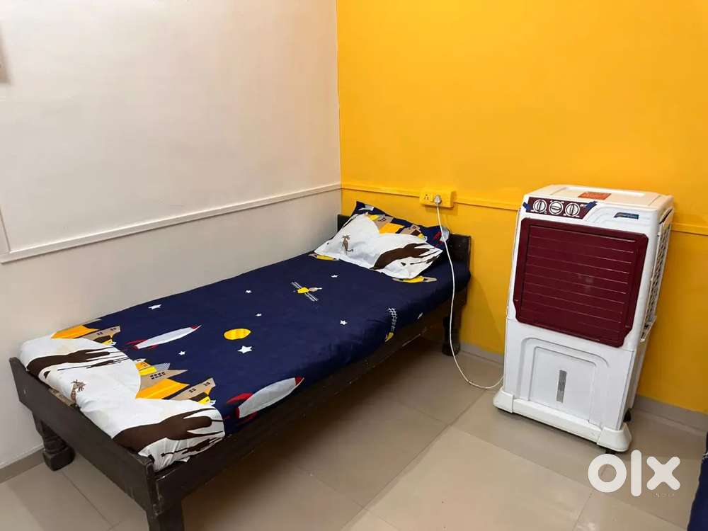 Main road walking distance pg available boys and girls