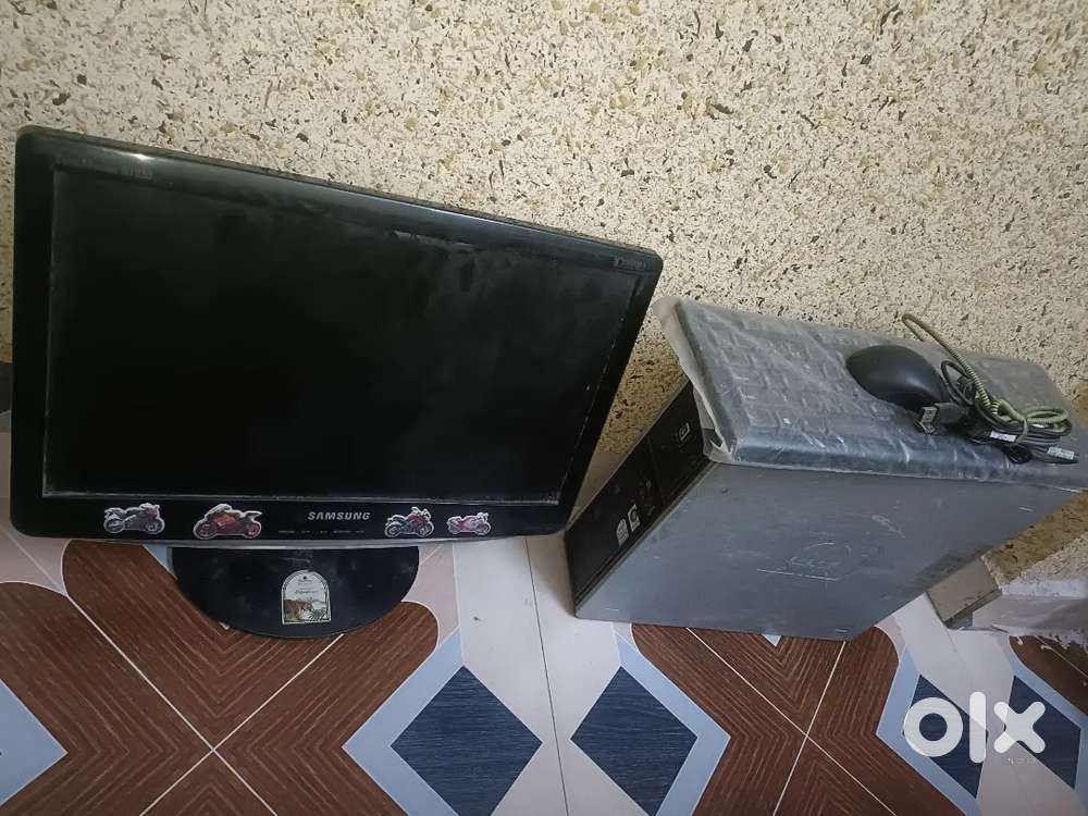 Samsung Monitor Hp Cpu Old Model with keyboard mouse