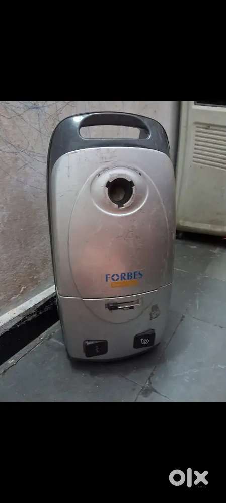 Vacuum cleaner urgent sale no pipe good working machine