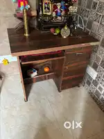COMPUTER TABLE