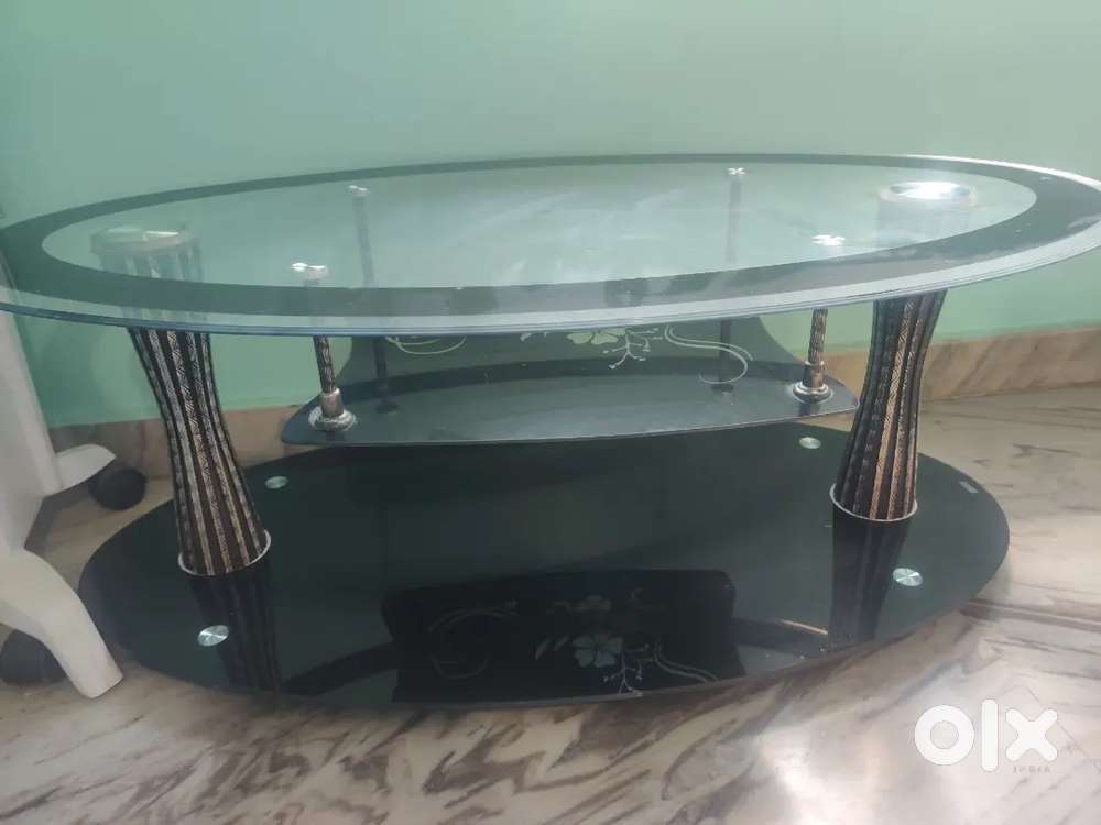 Teapoy or centre table